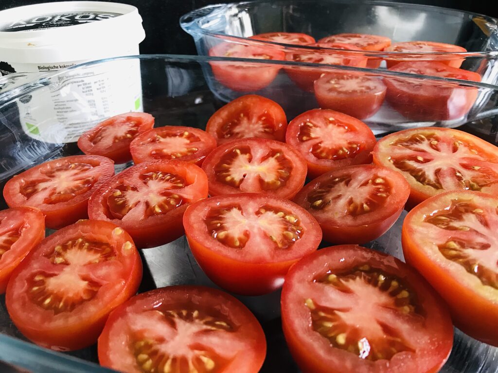 Tomaten in schalen